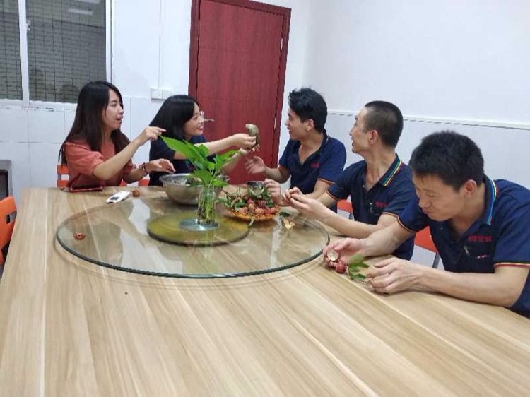 2018端午节纸箱91视频色版APP下载厂家91视频免费版在线观看包装开展包粽子活动